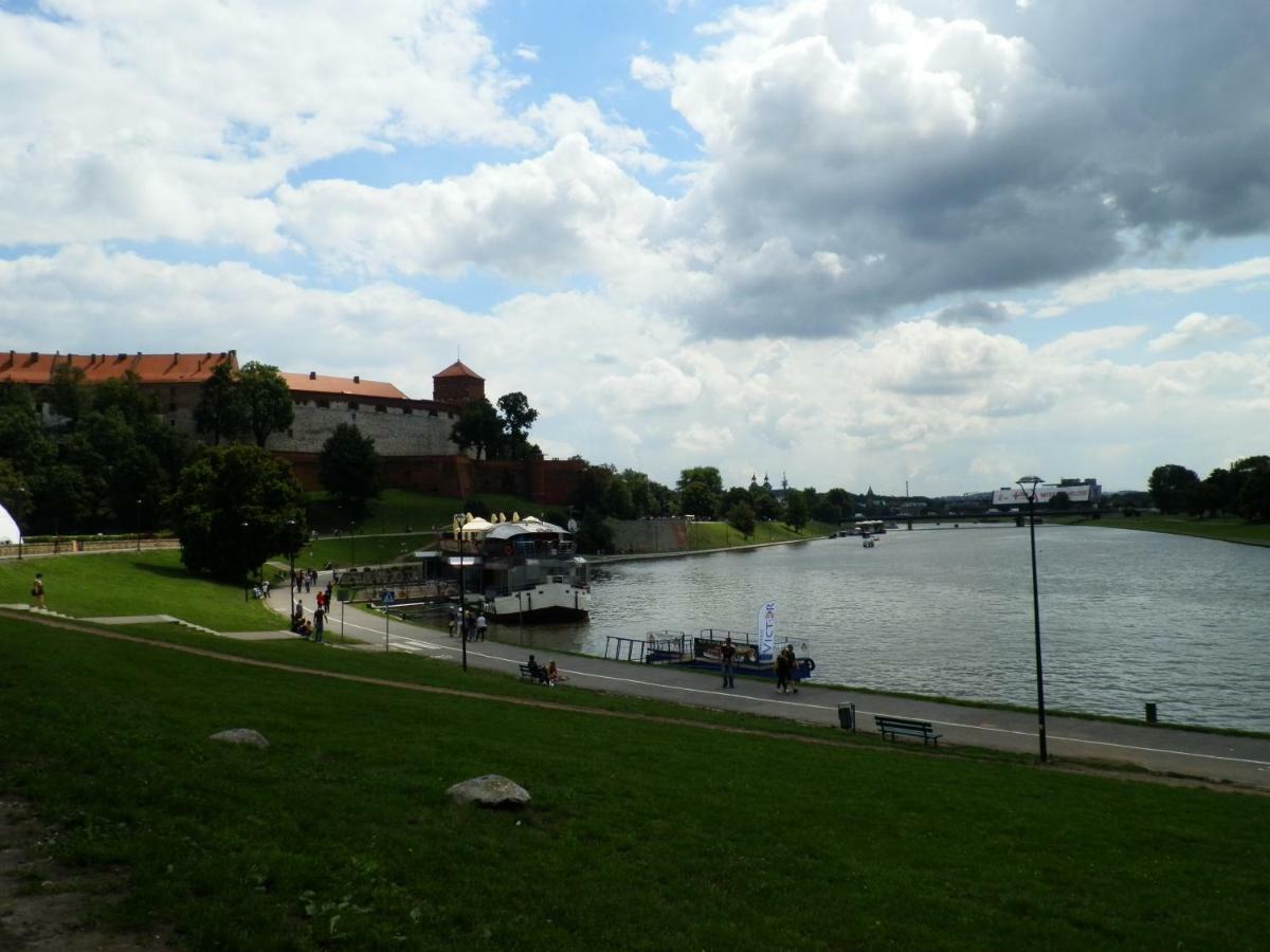 Ap Na Groblach Krakow Bagian luar foto