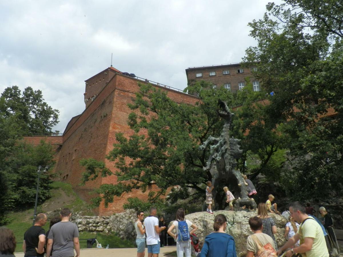 Ap Na Groblach Krakow Bagian luar foto